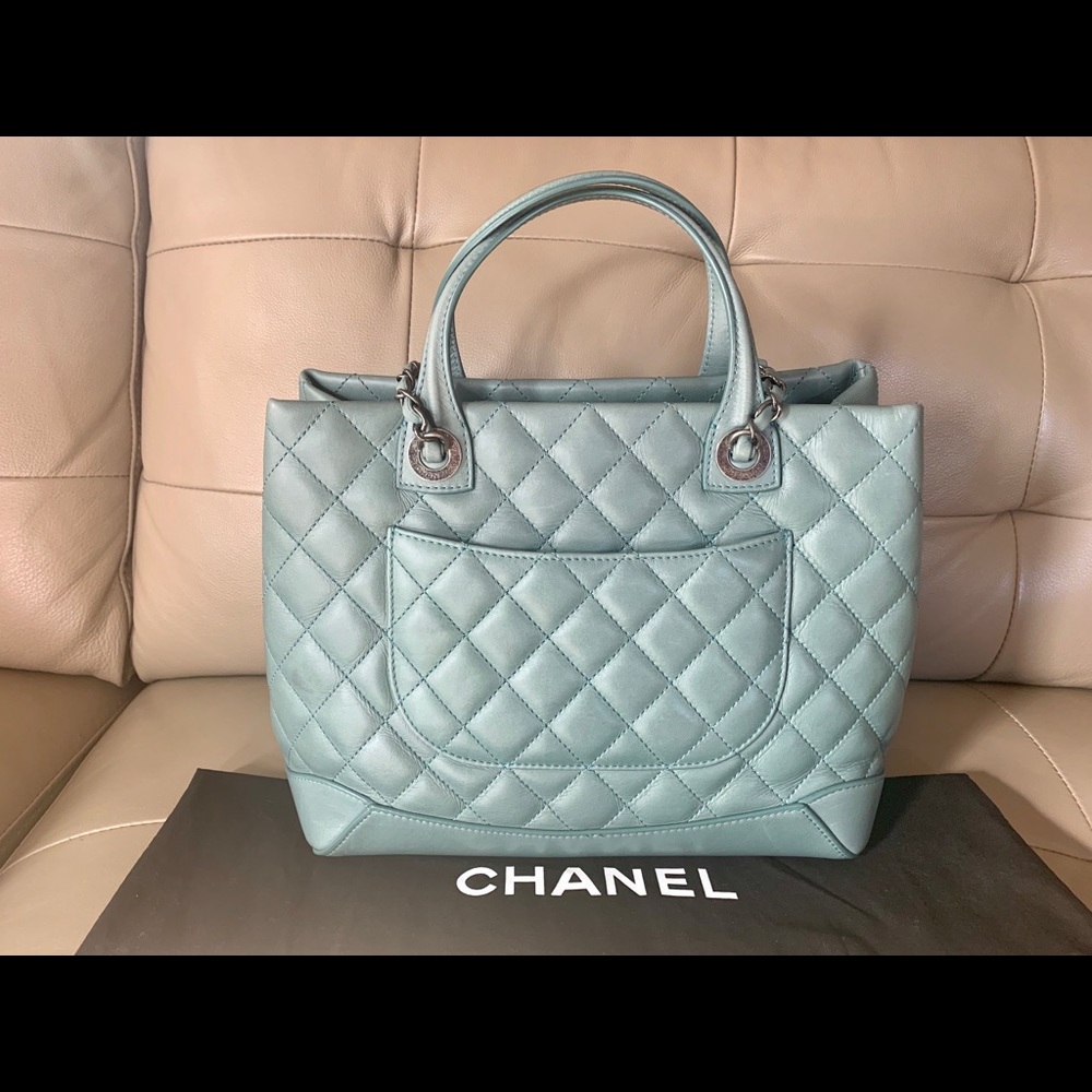 Chanel quilted shopping tote like new - Picture 2 of 6